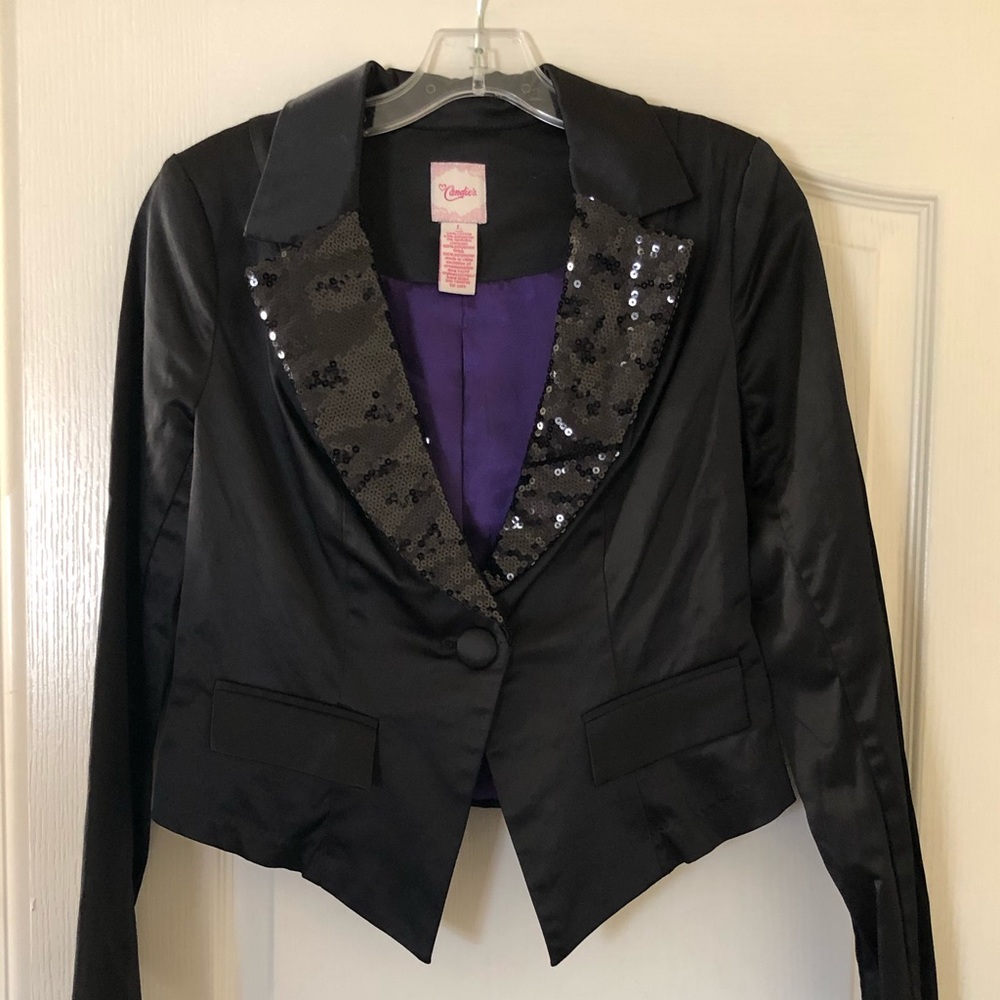 Super cute fitted blazer